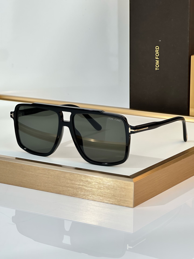 TOM FORD